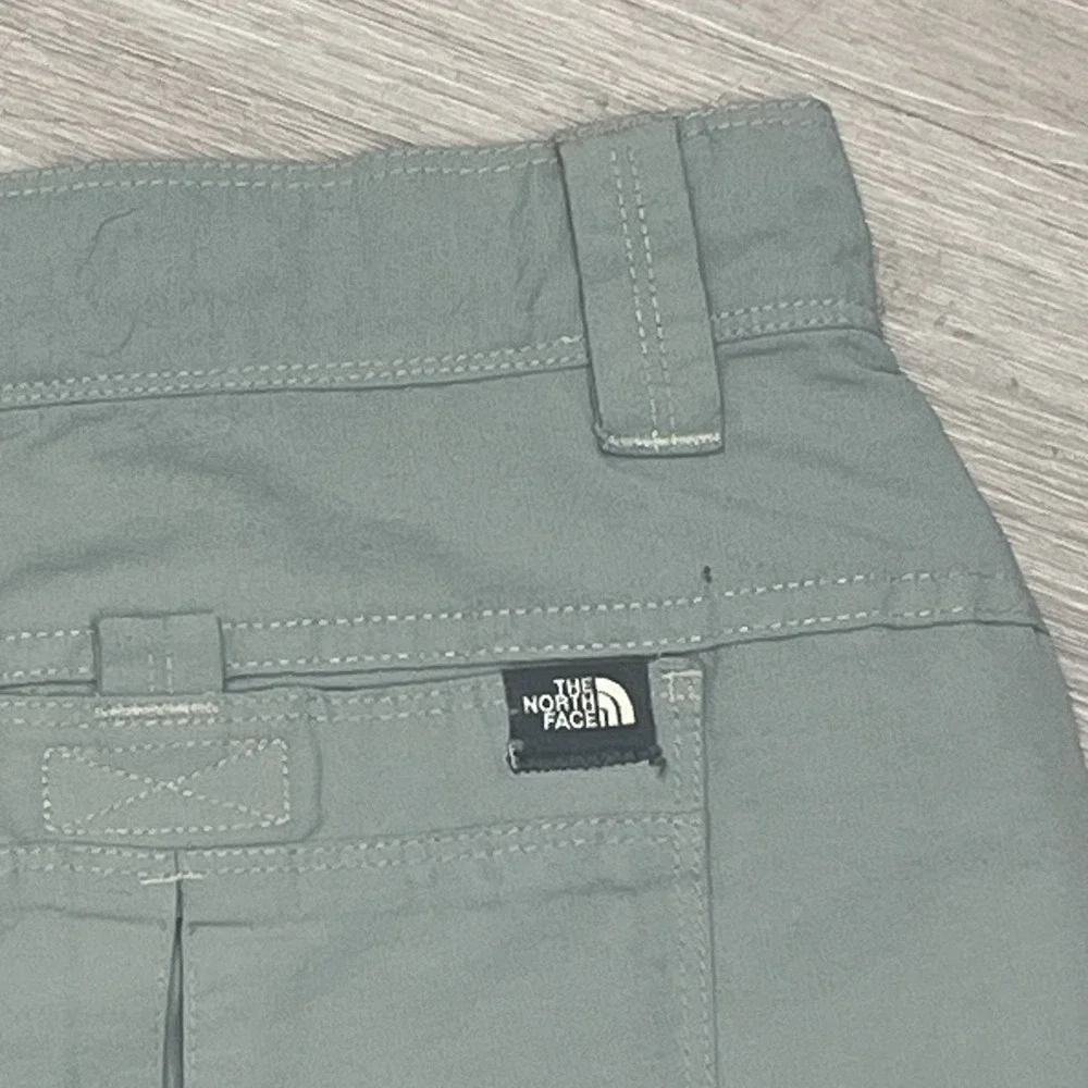 The North Face Shorts Mens 40‎ Mint Green Cargo Flat Front Outdoor Hike *Read*